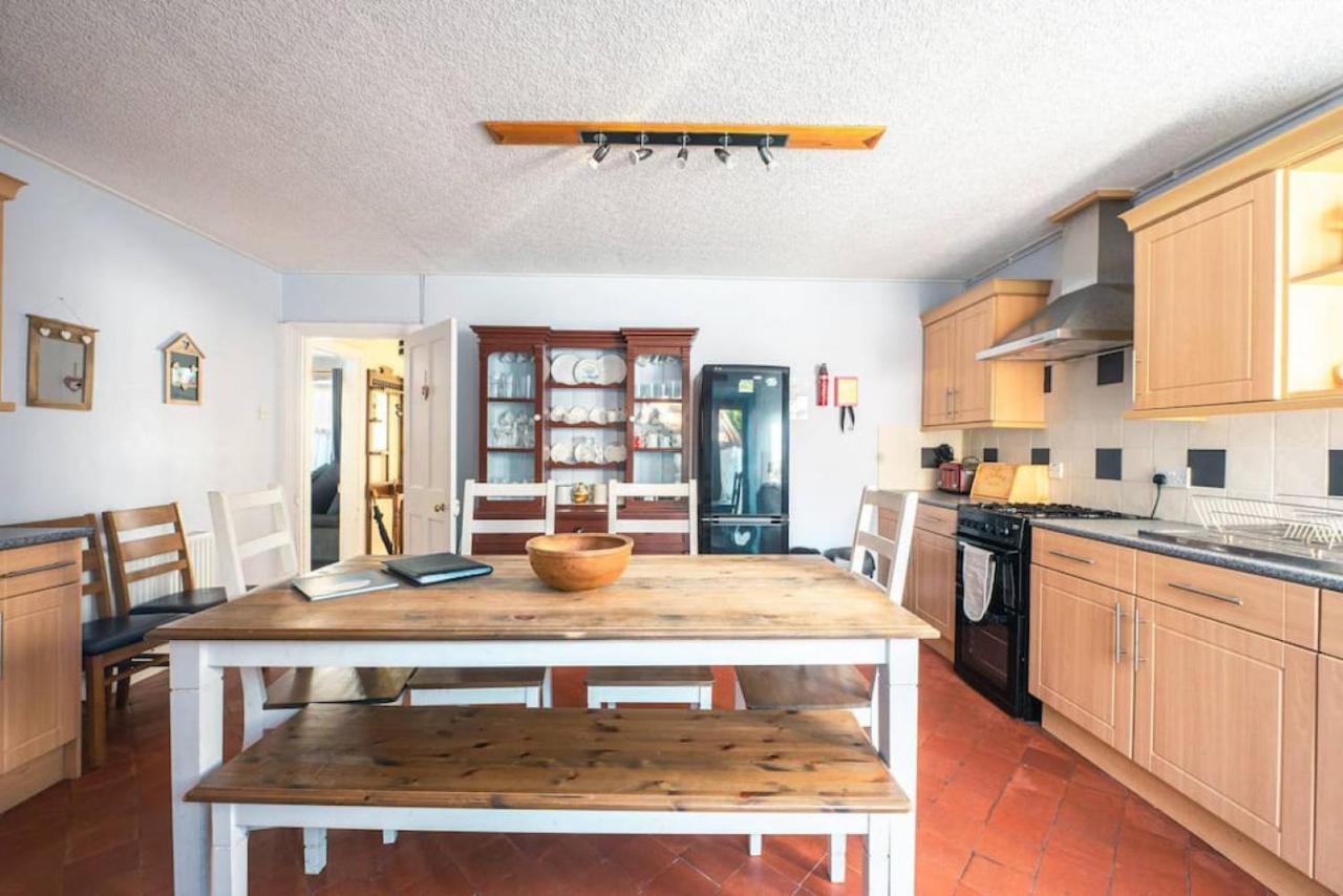 Cosy Welsh Cottage In St Davids Centre With Garden Exterior foto