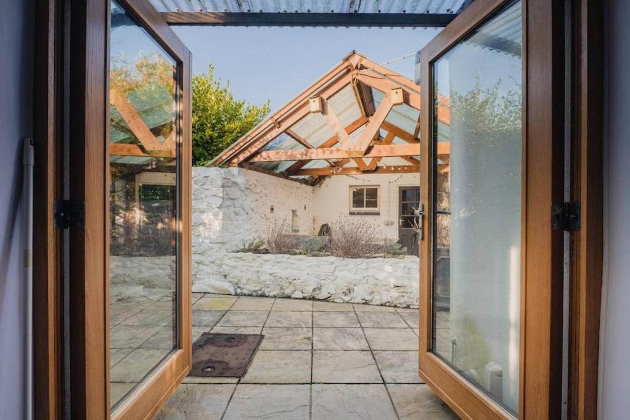 Cosy Welsh Cottage In St Davids Centre With Garden Exterior foto